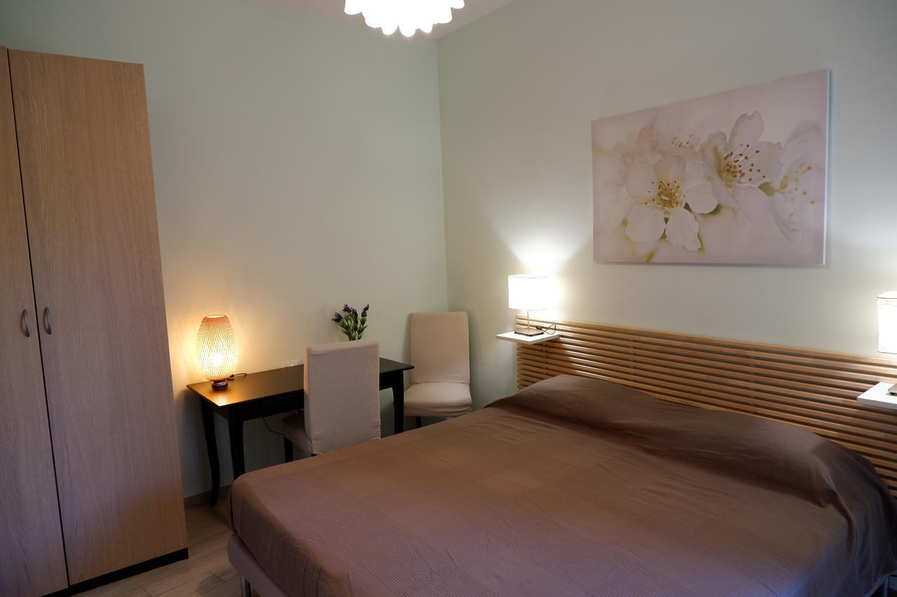 B&B Il Giardino In Città - Parcheggio Privato Gratuito Foggia Extérieur photo
